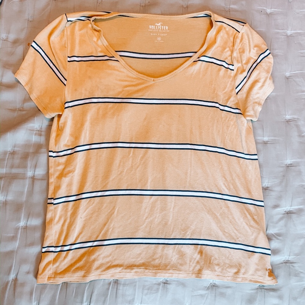 never worn hollister soft tee